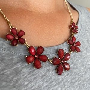 Elegant pink daisy necklace